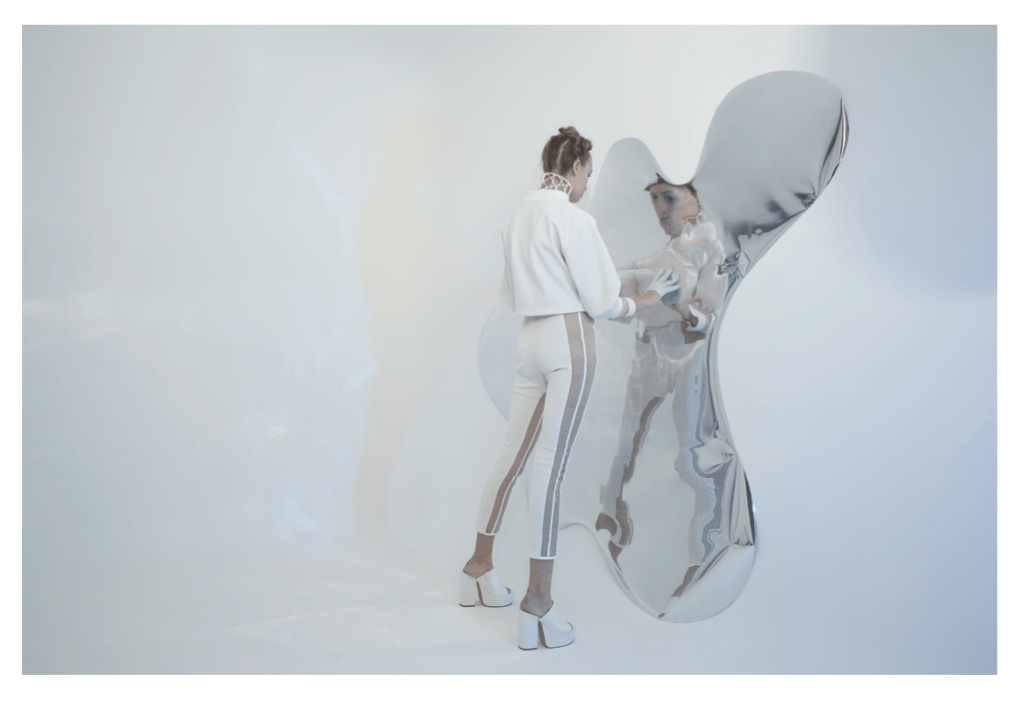 MARINE HENRION ® | Site Officiel "On the White Side" by Violaine Carrère 